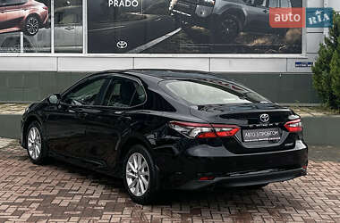 Седан Toyota Camry 2021 в 