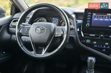 Седан Toyota Camry 2022 в 
