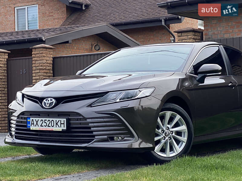 Седан Toyota Camry 2021 в Києві