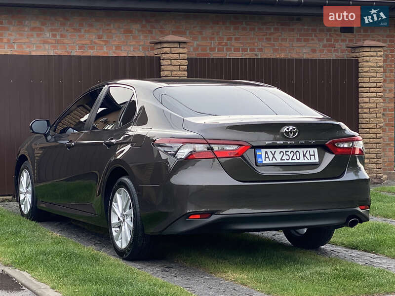 Седан Toyota Camry 2021 в Києві