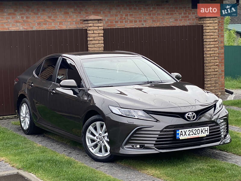 Седан Toyota Camry 2021 в Києві