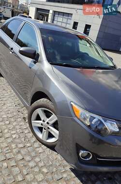 Седан Toyota Camry 2012 в Львові