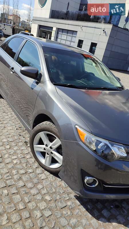 Седан Toyota Camry 2012 в Львове