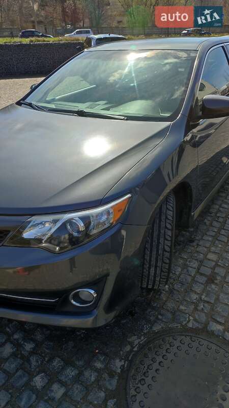Седан Toyota Camry 2012 в Львове