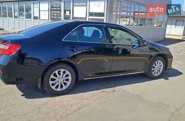 Седан Toyota Camry 2013 в 