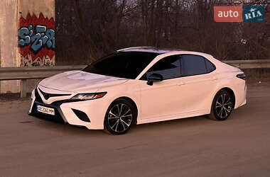 Седан Toyota Camry 2017 в 
