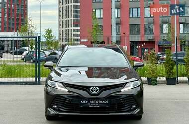 Седан Toyota Camry 2019 в 