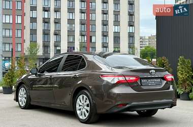 Седан Toyota Camry 2019 в 