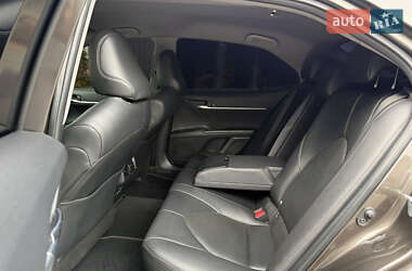 Седан Toyota Camry 2019 в 