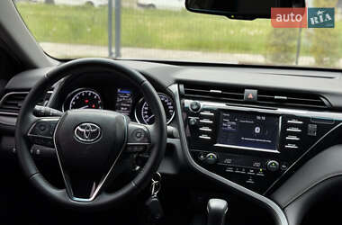 Седан Toyota Camry 2019 в 