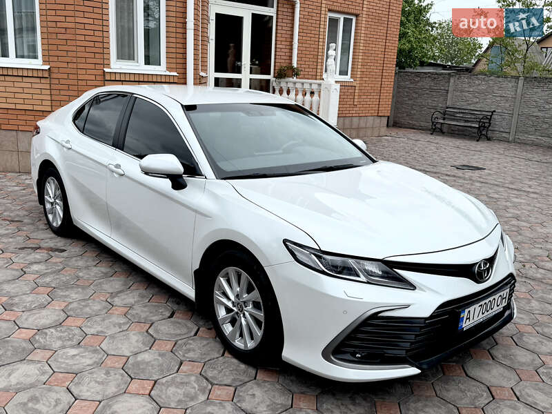 Седан Toyota Camry 2021 в 
