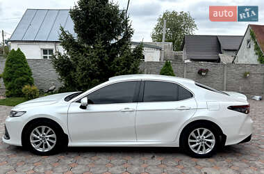 Седан Toyota Camry 2021 в 