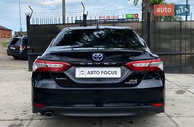 Седан Toyota Camry 2017 в 