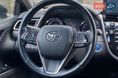 Седан Toyota Camry 2017 в 