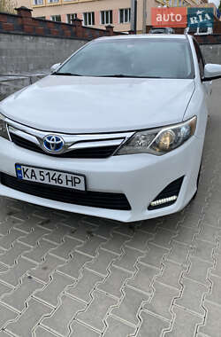 Седан Toyota Camry 2015 в Ровно