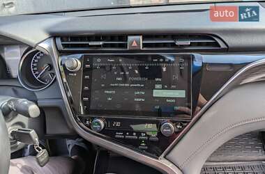 Седан Toyota Camry 2018 в 