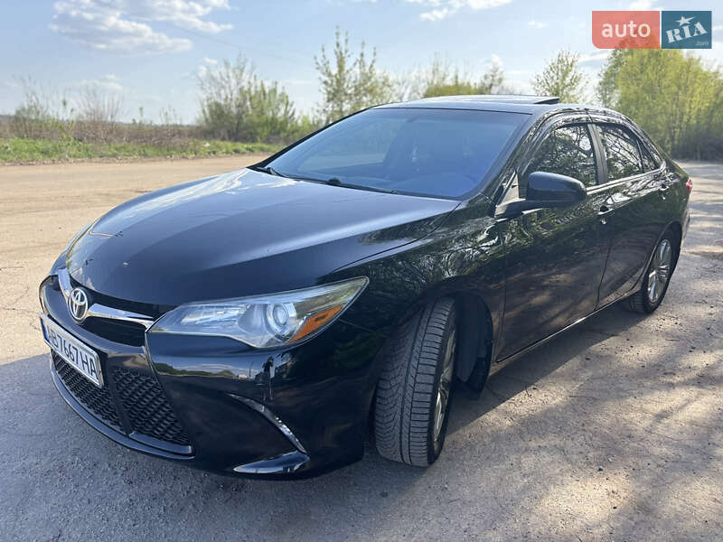 Седан Toyota Camry 2015 в Гайсине