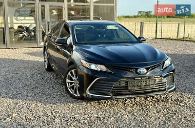 Седан Toyota Camry 2021 в Киеве