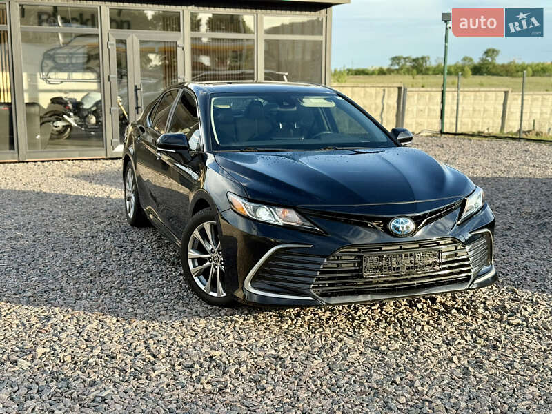 Седан Toyota Camry 2021 в Киеве