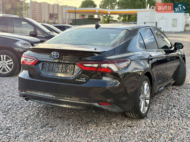 Седан Toyota Camry 2021 в Киеве