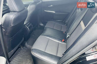 Седан Toyota Camry 2013 в 