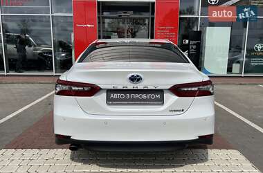 Седан Toyota Camry 2021 в 