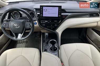 Седан Toyota Camry 2021 в 