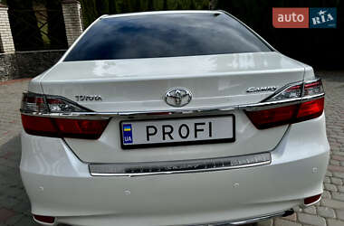 Седан Toyota Camry 2016 в 