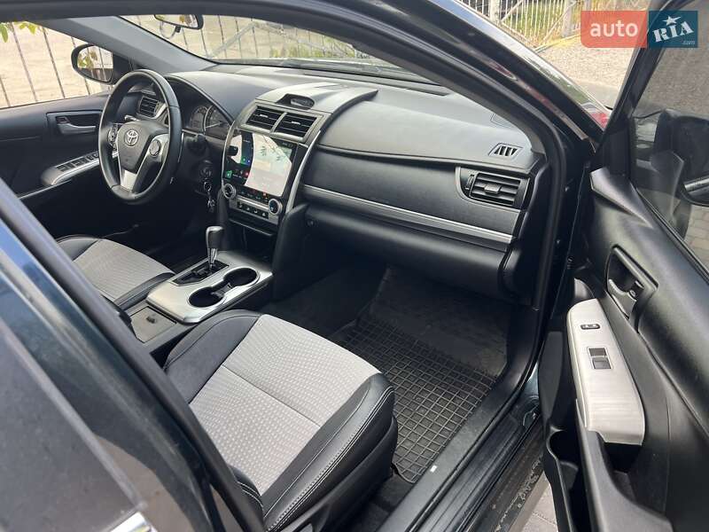 Седан Toyota Camry 2015 в Одессе