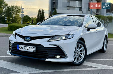 Седан Toyota Camry 2021 в Києві