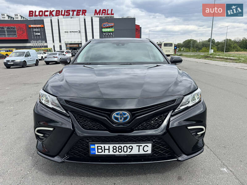 Седан Toyota Camry 2017 в Києві