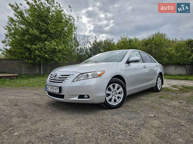 Седан Toyota Camry 2006 в Луцке