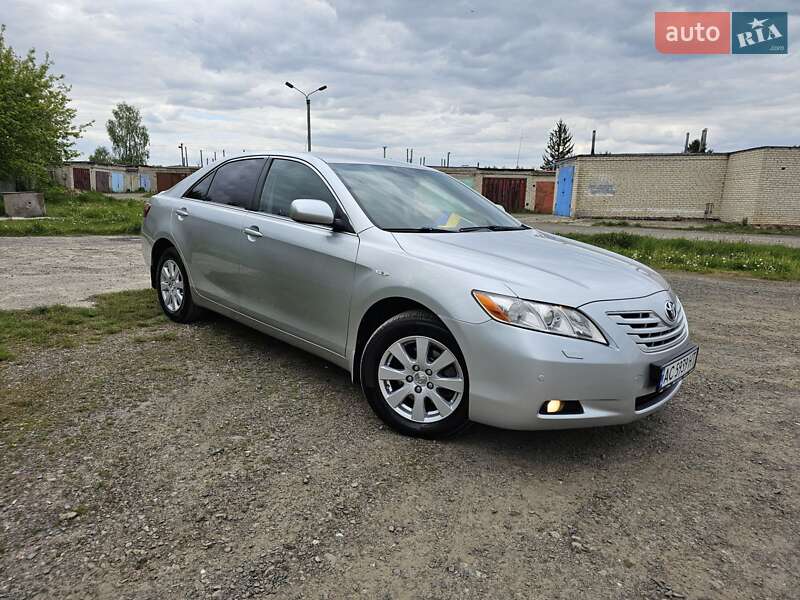 Седан Toyota Camry 2006 в Луцке