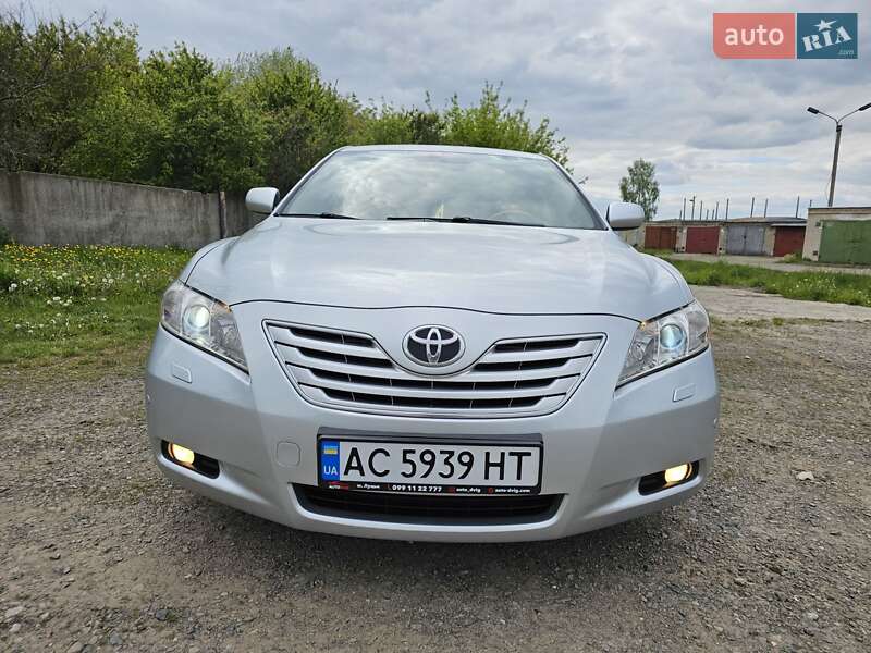 Седан Toyota Camry 2006 в Луцке