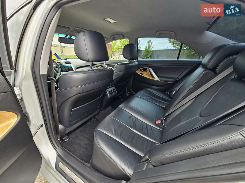 Седан Toyota Camry 2006 в Луцке