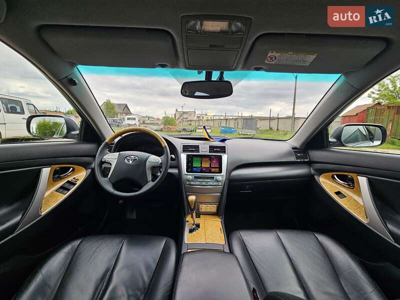Седан Toyota Camry 2006 в Луцке