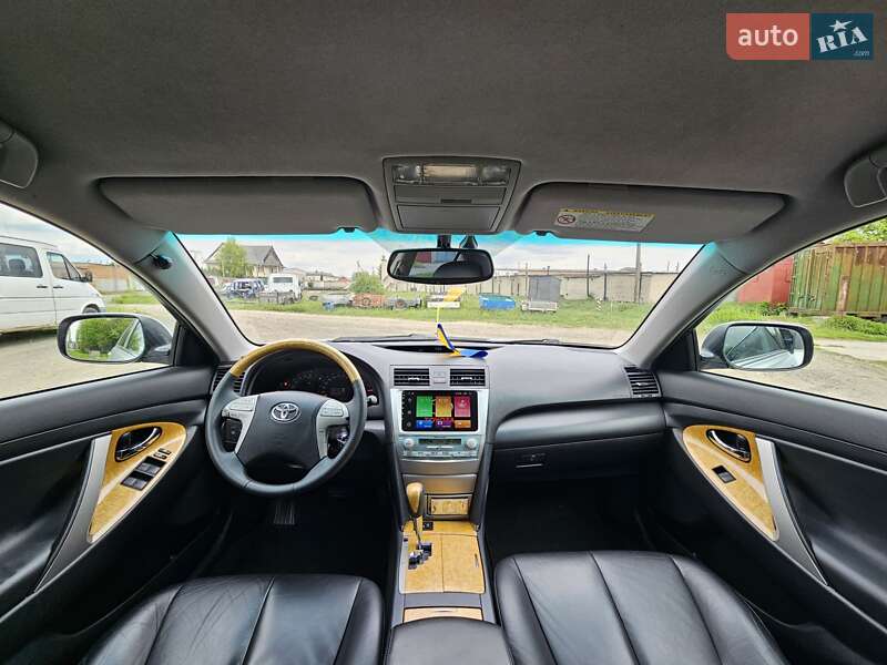 Седан Toyota Camry 2006 в Луцке