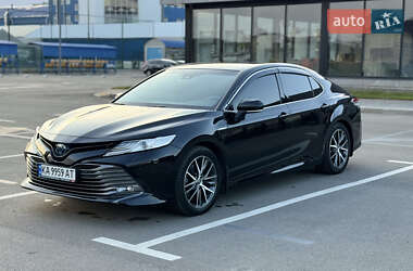 Седан Toyota Camry 2020 в Києві