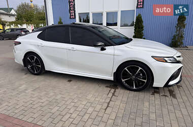 Седан Toyota Camry 2022 в Виннице