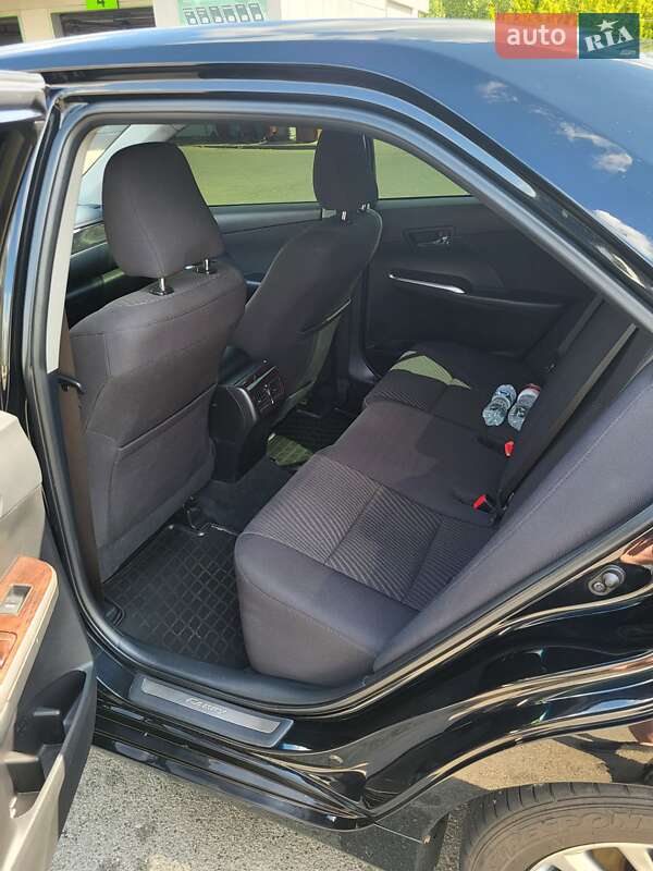 Седан Toyota Camry 2017 в Киеве