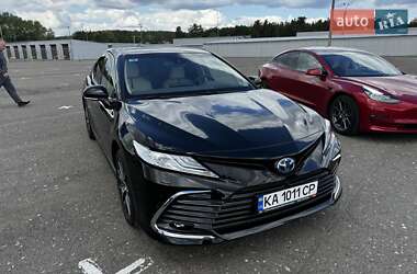 Седан Toyota Camry 2023 в 