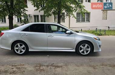 Седан Toyota Camry 2014 в 