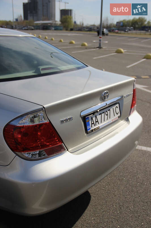 Седан Toyota Camry 2006 в Києві
