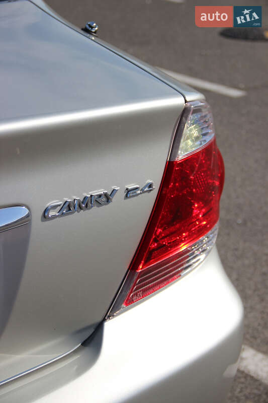 Седан Toyota Camry 2006 в Києві