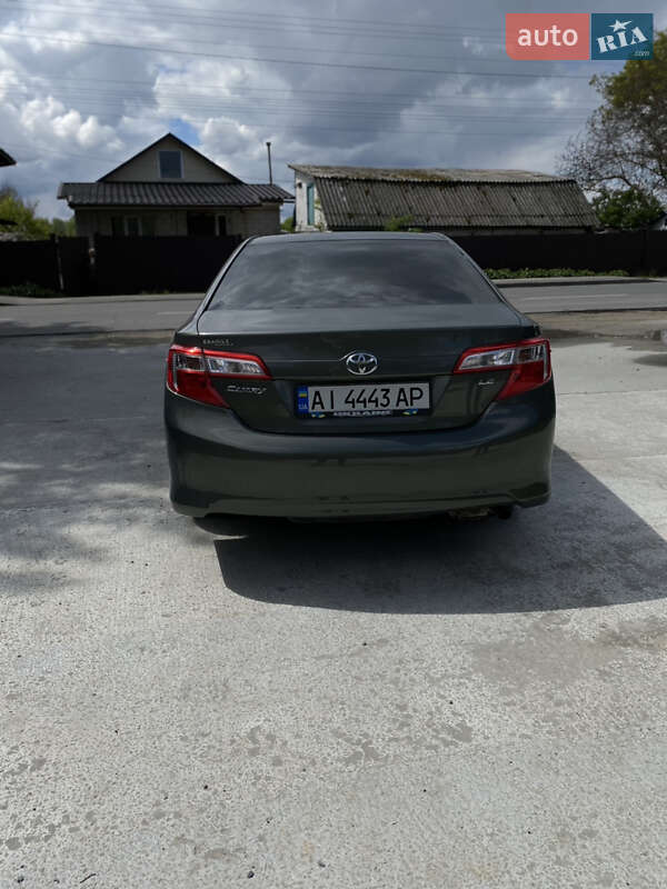 Седан Toyota Camry 2013 в Броварах