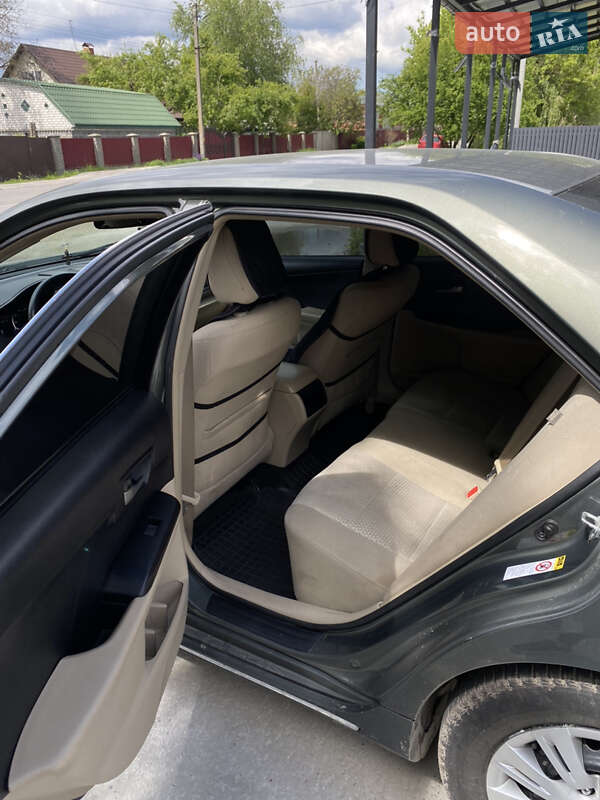 Седан Toyota Camry 2013 в Броварах