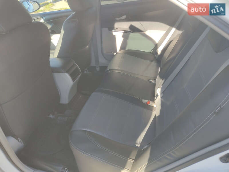 Седан Toyota Camry 2013 в Житомирі