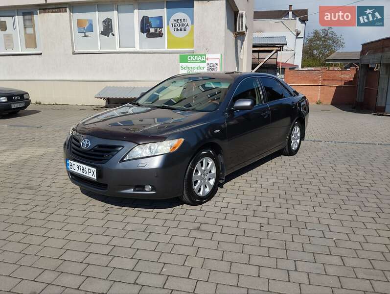 Седан Toyota Camry 2007 в Львове