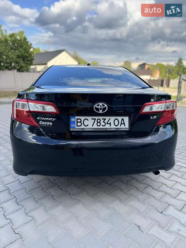Седан Toyota Camry 2014 в Львове