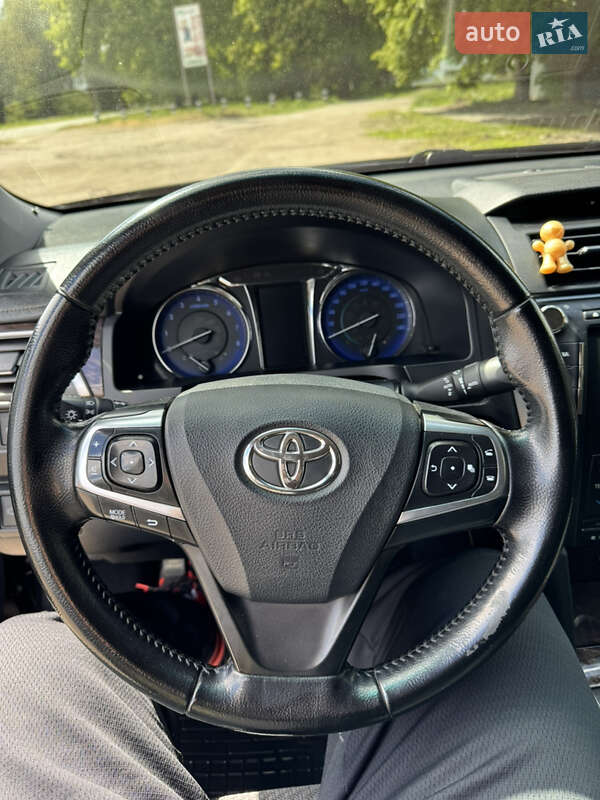 Седан Toyota Camry 2015 в Києві